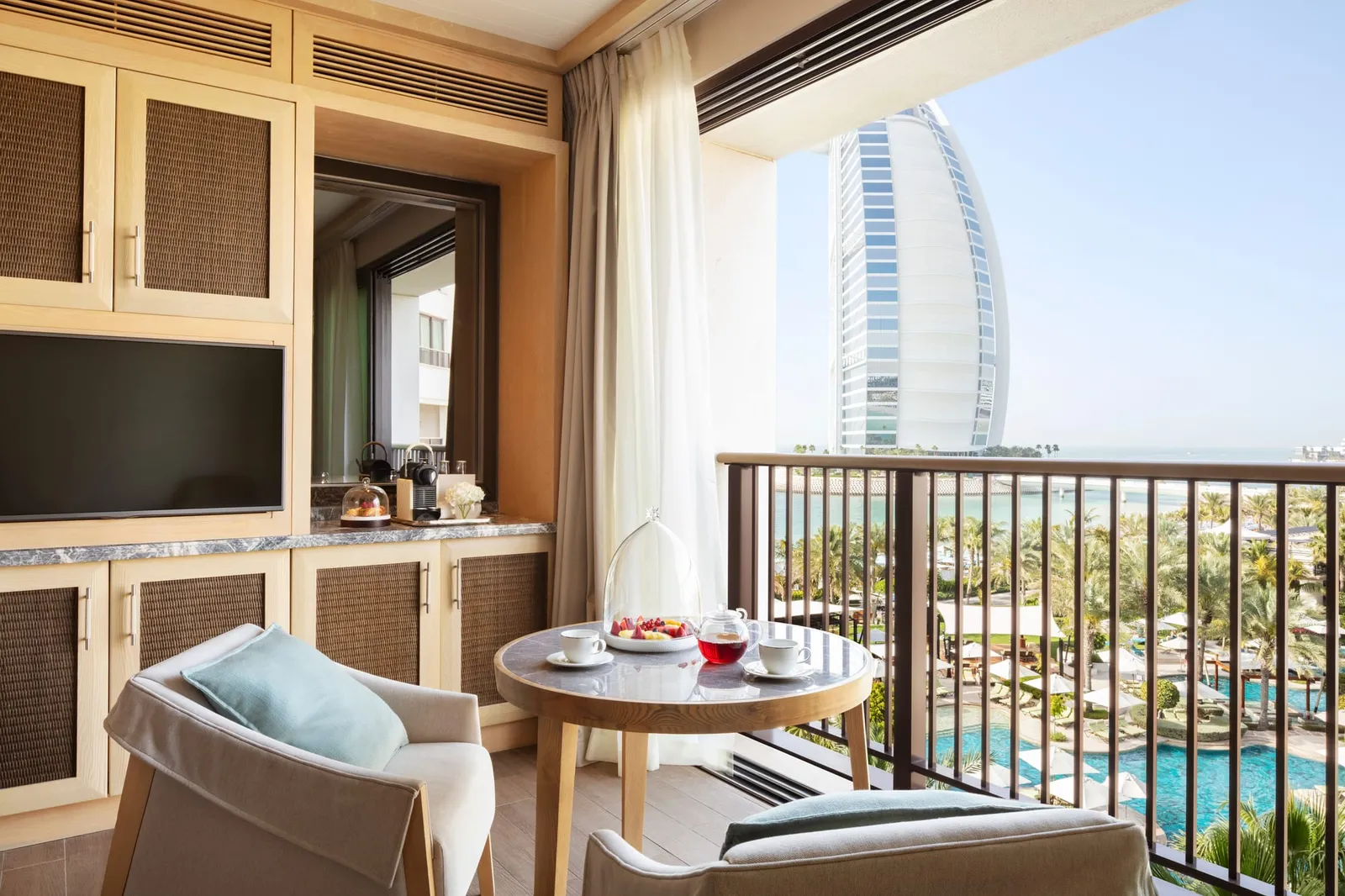 Dubai Dining & Brunch Guides — Dubai